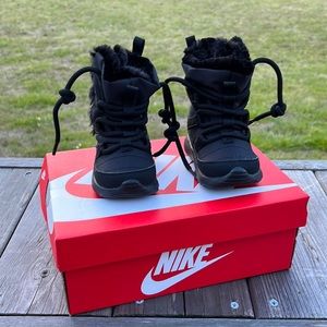 Nike Roshe One baby snow boots
